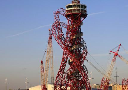 La tour Orbit fait débat à quelques semaines des J.O de Londres