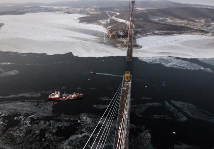 Le majestueux pont de Vladivostok en construction