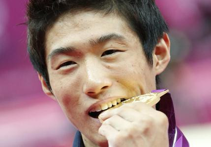 Yang Hak-seon sacré champion olympique de saut de cheval