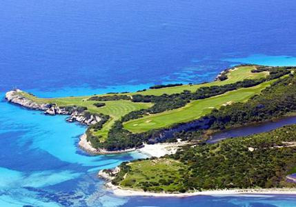 Selon une association pour la défense de l'environnement de Corse, le golf de Spérone doit réintégrer le patrimoine des Corses et devenir un site classé...