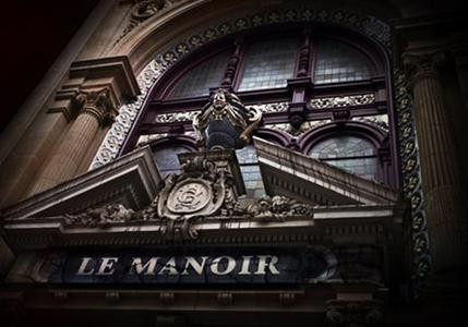 Découvrez les  légendes sombres qui vous attendent au Manoir de Paris....