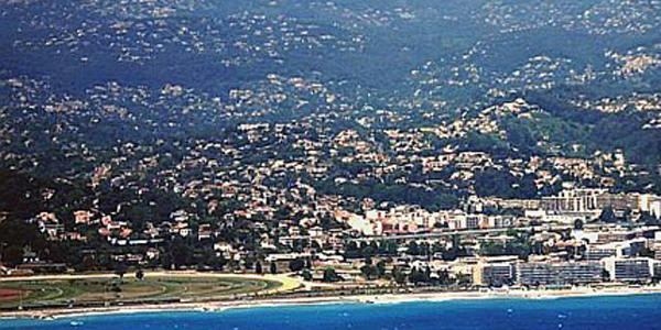 Polygone Riviera sera situé au coeur d'une région de 1,1 million d'habitants, qui attire chaque année près de 14 millions de touristes, dont 20% de touristes d'affaires...