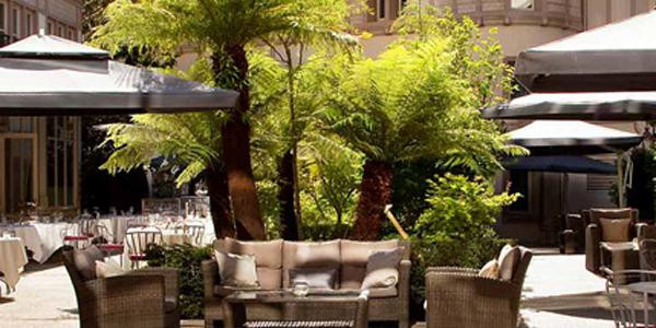 Renaissance Le Parc Trocadéro, hôtel cinq étoiles à Paris, a fait l'objet d'une acquisition directe chinoise en 2012...