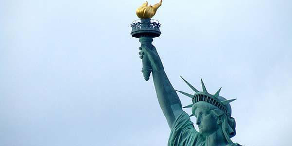 La Statue de la Liberté mesure 93 mètres de haut et pèse plus de 200 tonnes...