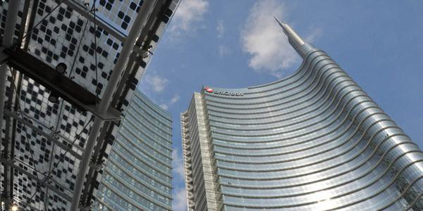 Le gratte-ciel de l'architecte argentin Cesar Pelli abrite le siège central du premier groupe bancaire italien Unicredit.
