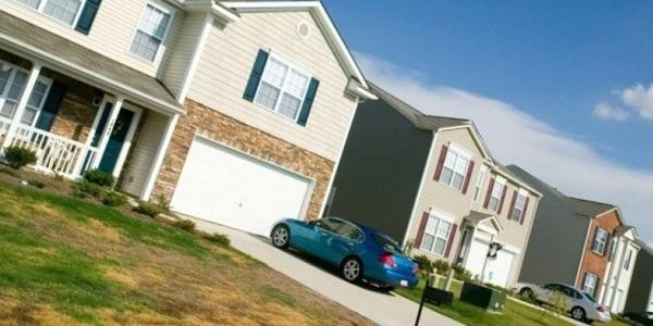 Il s'est vendu 497.000 maisons neuves en juin aux USA en rythme annualisé.