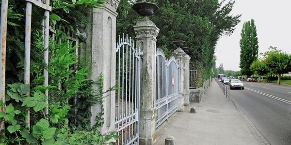 La propriété vendue 57,5 millions de francs se trouve à Cologny, une commune suisse du canton de Genève.