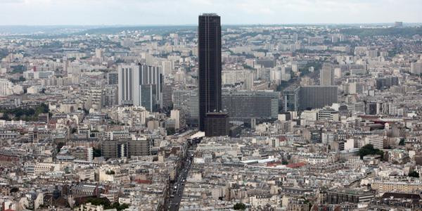 La Tour Montparnasse compte 59 étages, 7 200 fenêtres et... 25 ascenseurs.
