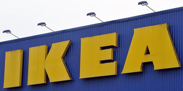 Les panneaux sont vendus 5 700 livres (6 800 euros) aux porteurs de la carte Ikea Family.