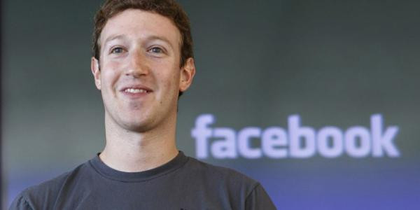 Mark Elliot Zuckerberg, né le 14 mai 1984 à White Plains (État de New York), est le fondateur du réseau social Facebook créé en 2004.