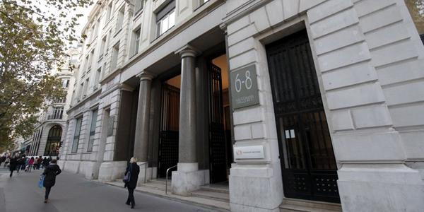 Le très bel immeuble de bureaux à Paris, situé au 6-8 boulevard Haussmann dans le quartier de l'Opéra.