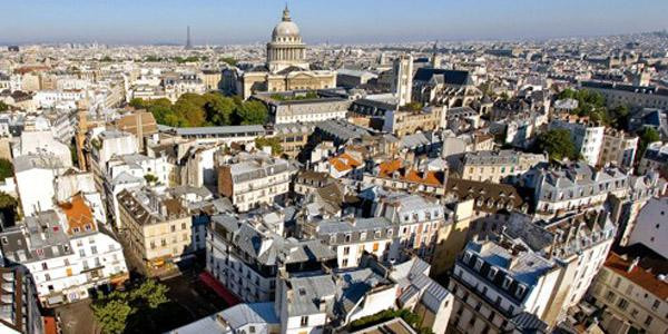 A Paris, où le prix moyen au m2 a baissé de 3,9% en un an à 8.190 euros, le marché "purge ses excès", estime Laurent Vimont, président de Century 21.