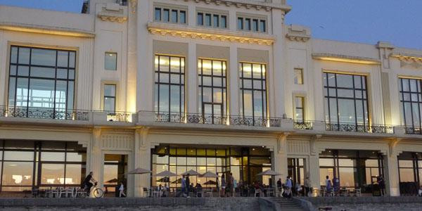 Le casino de Biarritz est un immeuble de style Art déco édifié en 1929, par l'architecte Alfred Laulhé.
