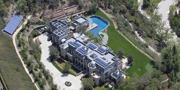 Gisele Bündchen et Tom Brady vendent leur demeure de 1300m² située dans le quartier huppé de Brentwood à Los Angeles.