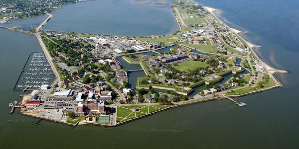 Le Fort Monroe, fort militaire se trouvant à la pointe de la péninsule de Virginie.