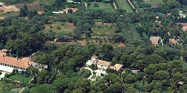 La justice française a saisi une villa sur la Côte d'Azur appartenant à l'ex-oligarque et opposant russe Boris Berezovski.