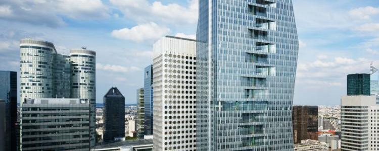 Majunga est une tour de bureaux nouvelle génération située au cœur de La Défense.