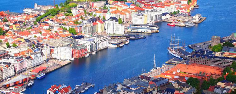 Bergen est la deuxième ville de la Norvège, avec 272 520 habitants (en 2014).