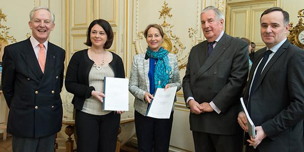 Ségolène Royal et Sylvia Pinel ont reçu ce 3 avril, le rapport Duport remis par M. le Préfet Jean-Pierre Duport.