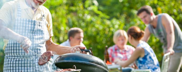 Bien que convivial, l'usage du barbecue peut parfois causer des nuisances pour le voisinage en cas d'abus.