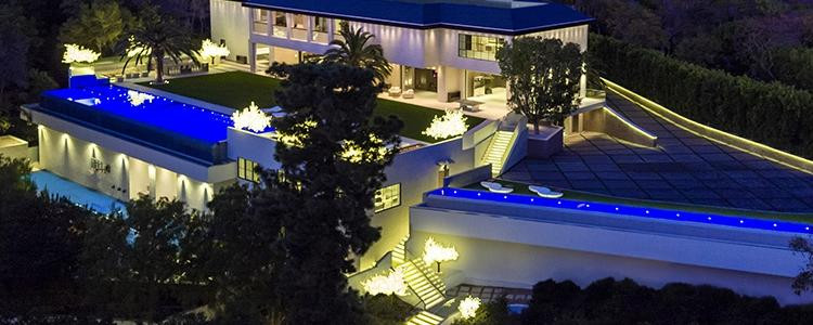 Cette villa chic et ultra moderne est en vente au prix de 150 millions de dollars