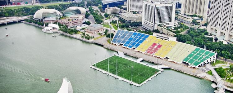 Le stade " The Float at Marina Bay " de Singapore
