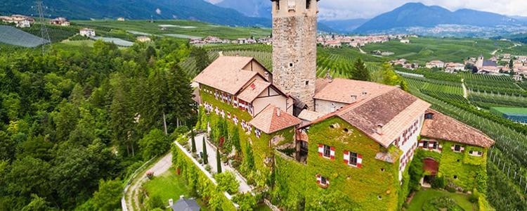 Le château Valer, l’un des plus beaux domaines d’Italie est en vente