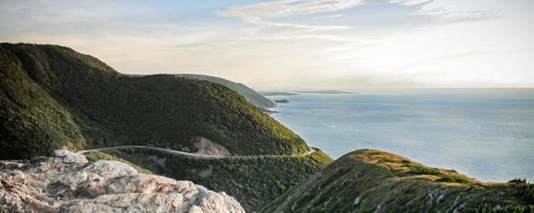 Cape Breton offre des vues incroyables sur l'océan