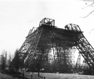 Il y a 129 ans... les voisines de la future tour Eiffel craignaient pour leur vue