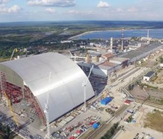36.000 tonnes de métal en mouvement pour isoler Tchernobyl