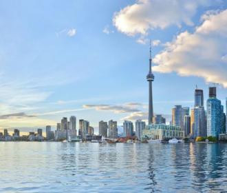Immobilier: pour éviter une bulle, le Canada taxe les acheteurs étrangers