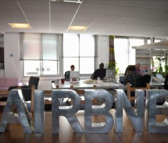 Airbnb bousculé par l'enregistrement obligatoire des hôtes par les mairies