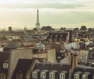 Le parc immobilier des "chambres de bonne" parisiennes intéresse de plus en plus la mairie de Paris