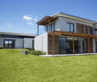8 raisons d’adopter des maisons à toit plat

