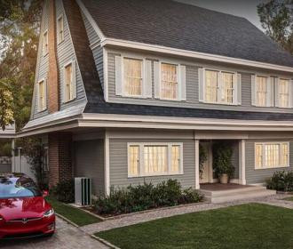 Elon Musk veut des toits solaires plus beaux pour pouvoir les vendre
