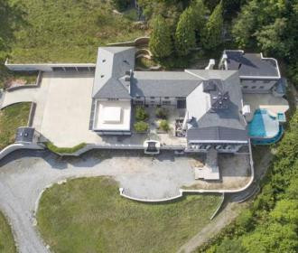 À vendre : villa surprotégée pour millionnaire angoissé