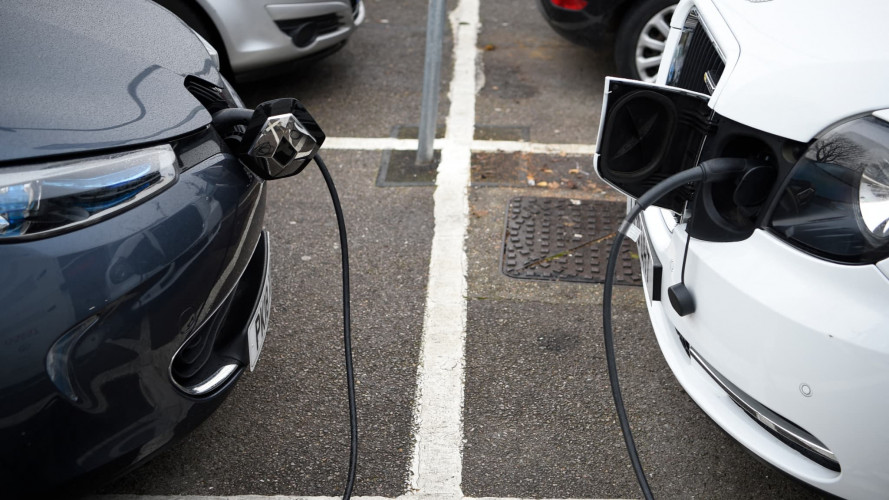Les bornes de recharge pour les voitures électriques, un problème pour la plupart des copropriétés